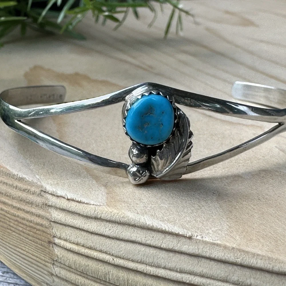 VTG Native American Navajo Cuff Bracelet Size 6 Turquoise Leaf 925 Sterling 6.0g